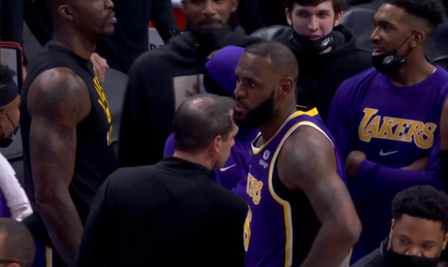 I Los Angeles Lakers perdono il controllo dei Pistons